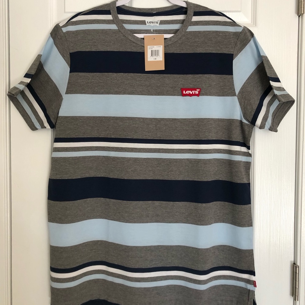 Mens Levi’s skyway short sleeved shirt. Size XL NWT
